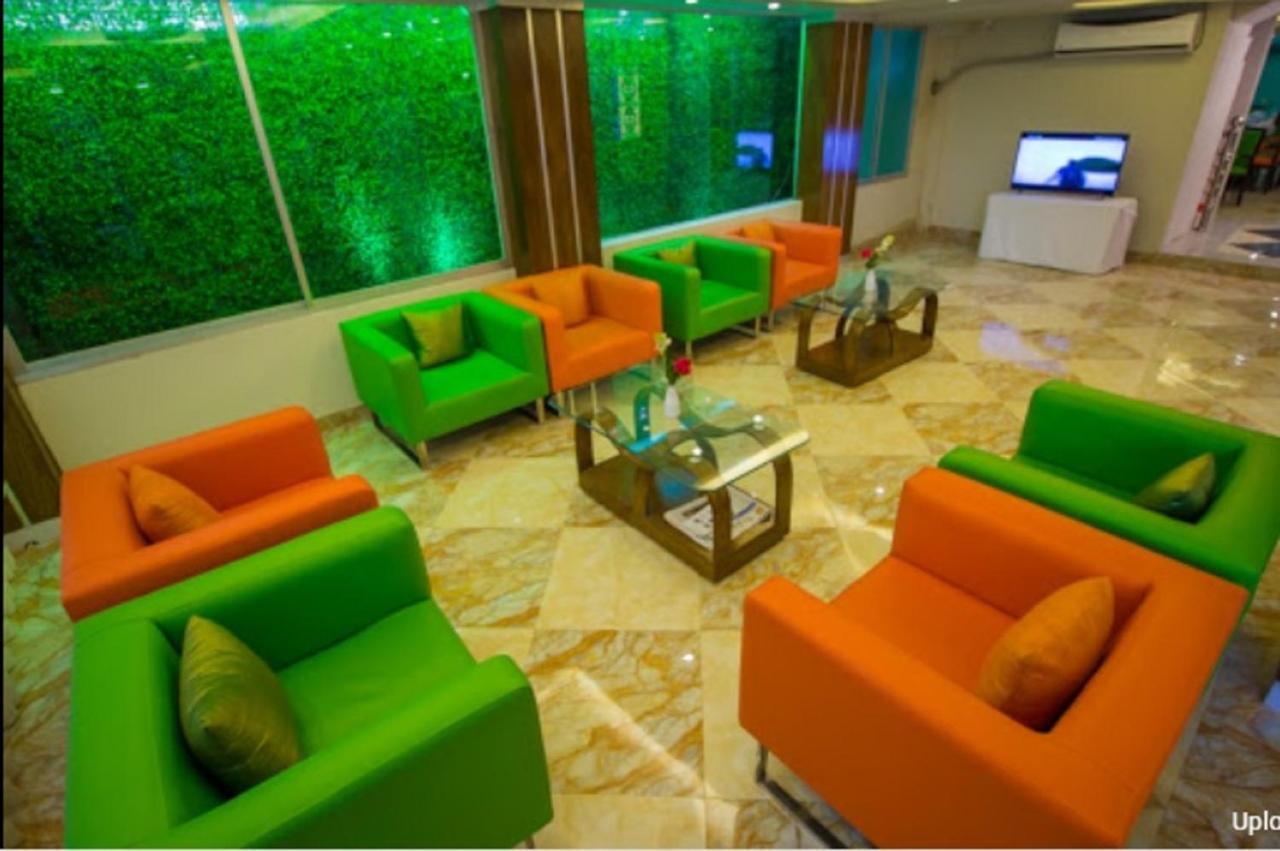 Hotel Gulshan Lake View Дакка Экстерьер фото
